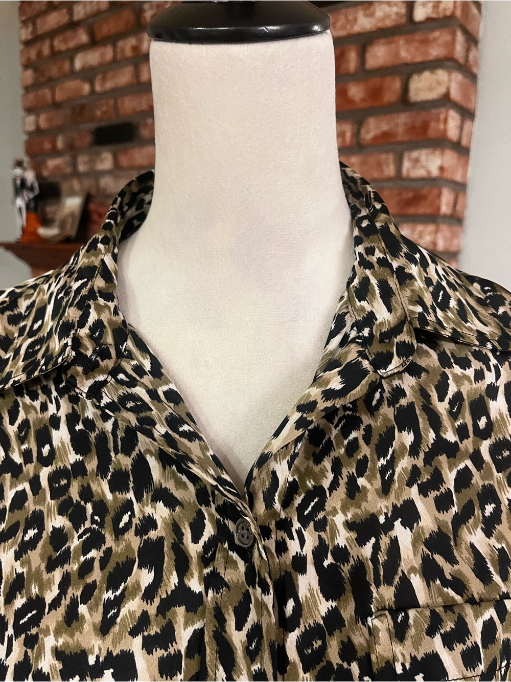 Equipment $185 "Brett" Leopard-Print Button-Down Shirt. - Picture 5 of 8